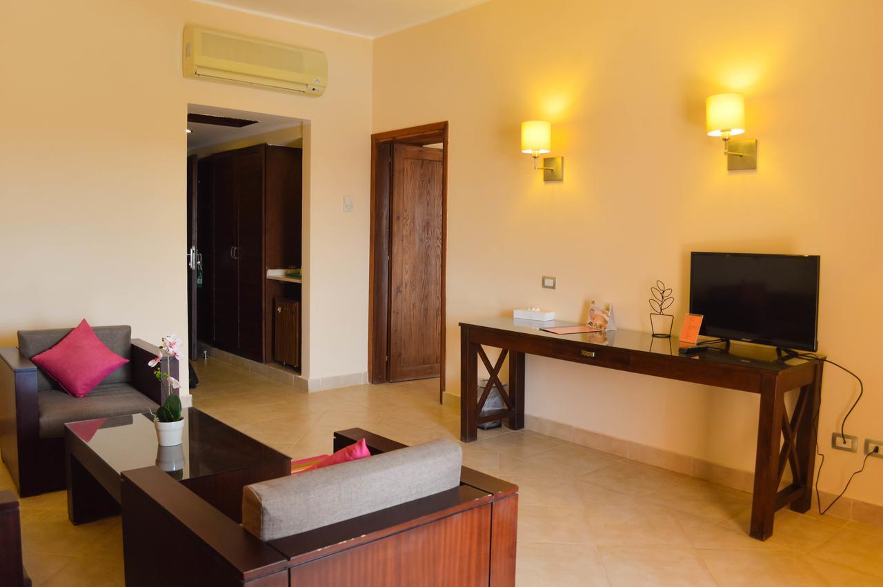 Viva Blue Resort And Diving Sharm El Naga (Adults Only) Хургада Екстер'єр фото